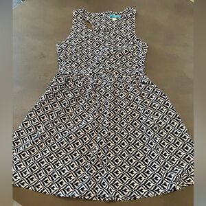 Buttons Women’s Fit and Flare Abstract Black and White Dress, size L